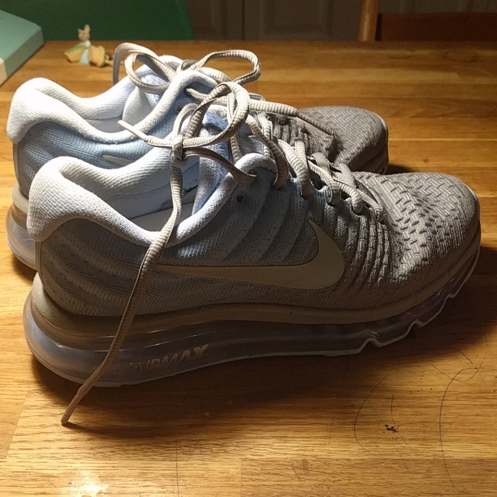Nike Women's Air Max 2017